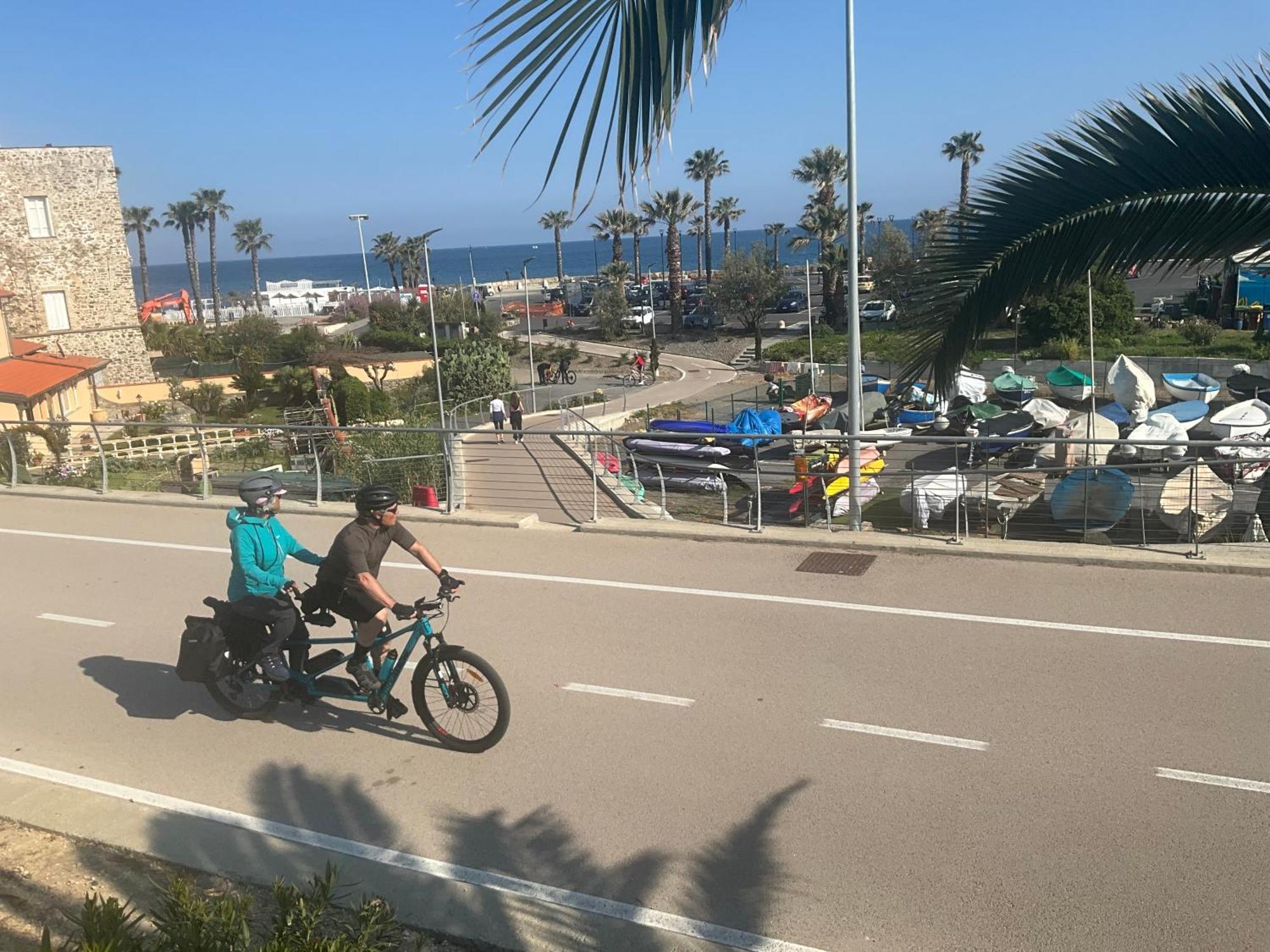 Studio Mer Piscine Cala Di Sole Imperia Italie Mono Locale Une Seule Piece Εξωτερικό φωτογραφία
