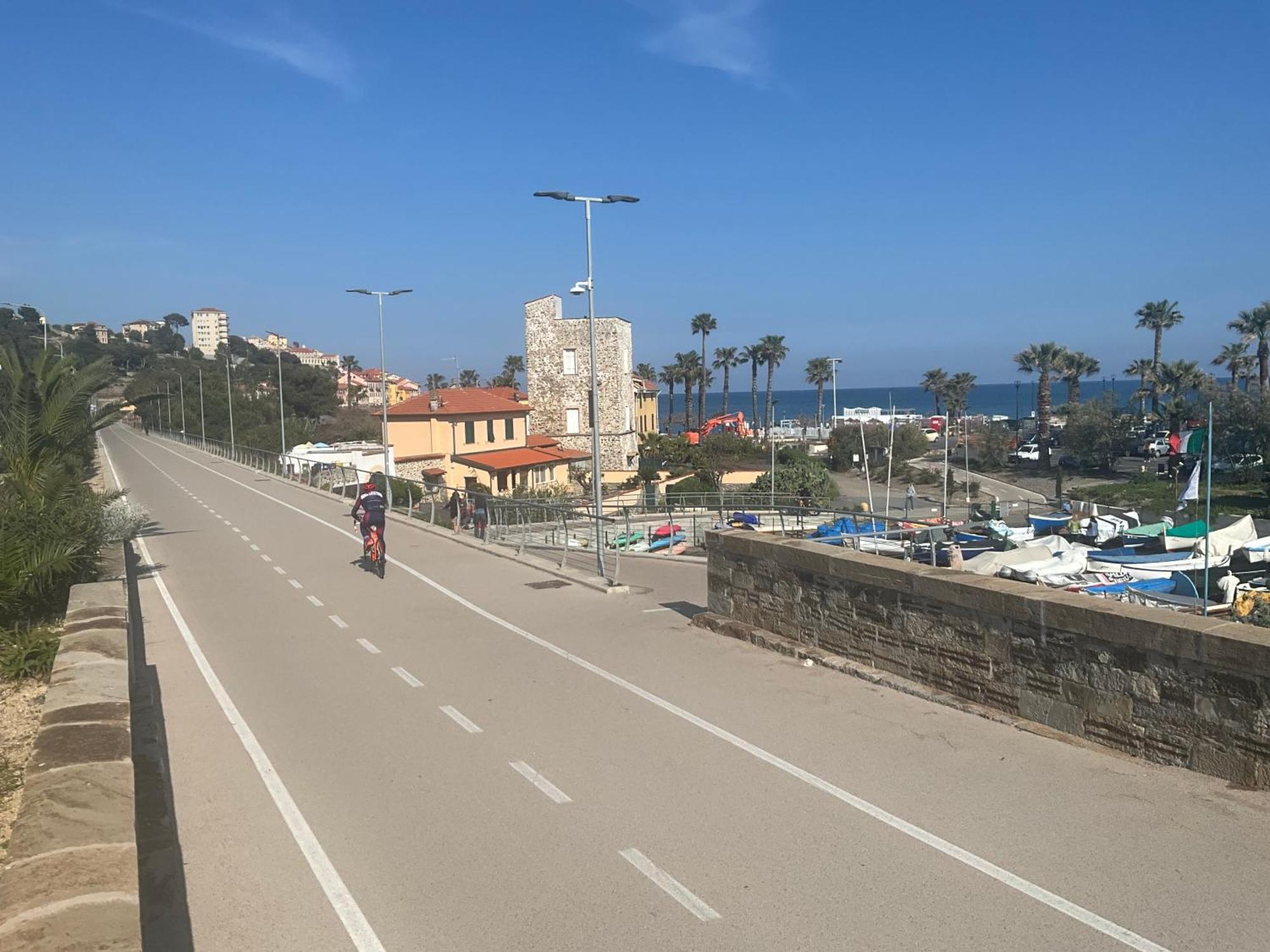 Studio Mer Piscine Cala Di Sole Imperia Italie Mono Locale Une Seule Piece Εξωτερικό φωτογραφία
