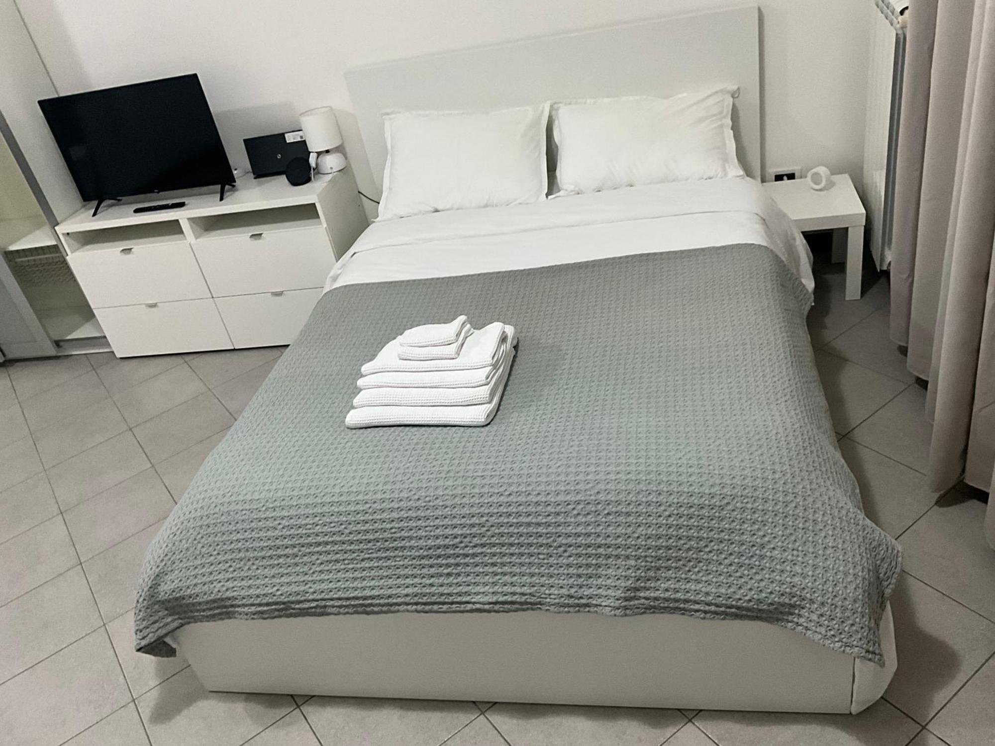 Studio Mer Piscine Cala Di Sole Imperia Italie Mono Locale Une Seule Piece Εξωτερικό φωτογραφία
